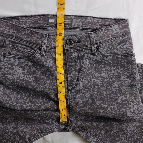 Levi's 512 Perfectly Slimming High Rise Straight Leg Gray Camo - Picture 9 of 14